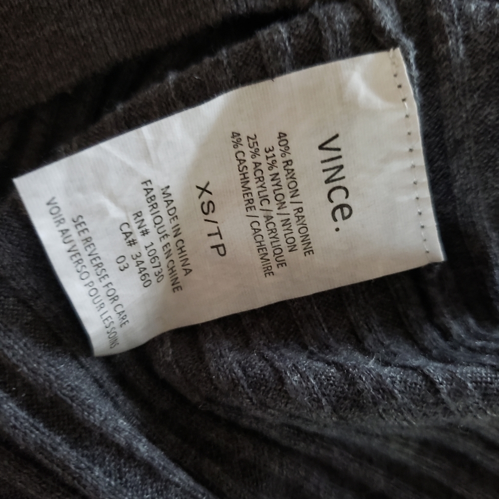 ~VINCE Turtleneck Sweater ~ - Picture 4 of 6